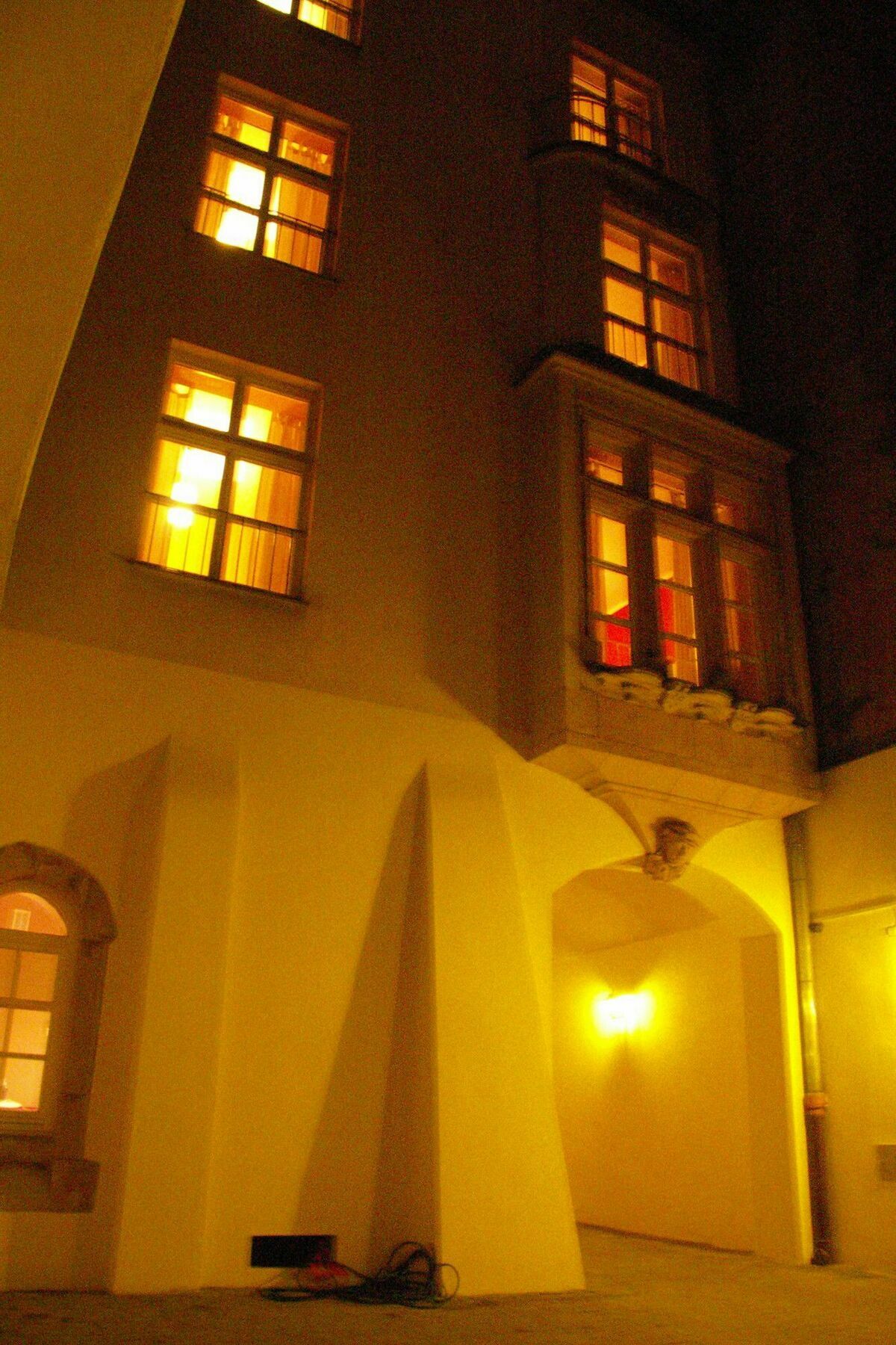 Heynow Rooms, Apartments And Hostel In City Center Krasków Eksteriør bilde