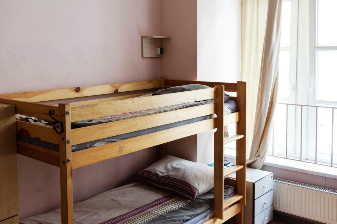 Heynow Rooms, Apartments And Hostel In City Center Krasków Eksteriør bilde