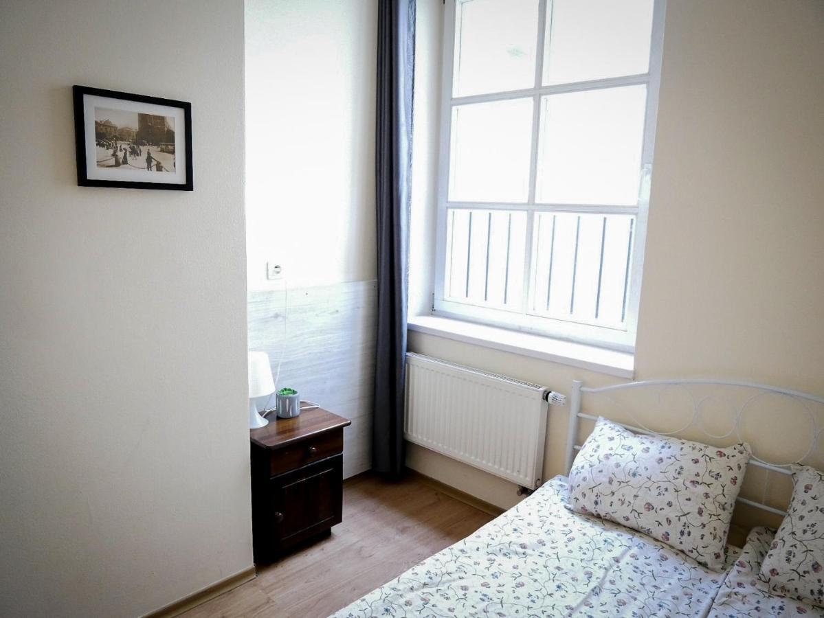 Heynow Rooms, Apartments And Hostel In City Center Krasków Eksteriør bilde