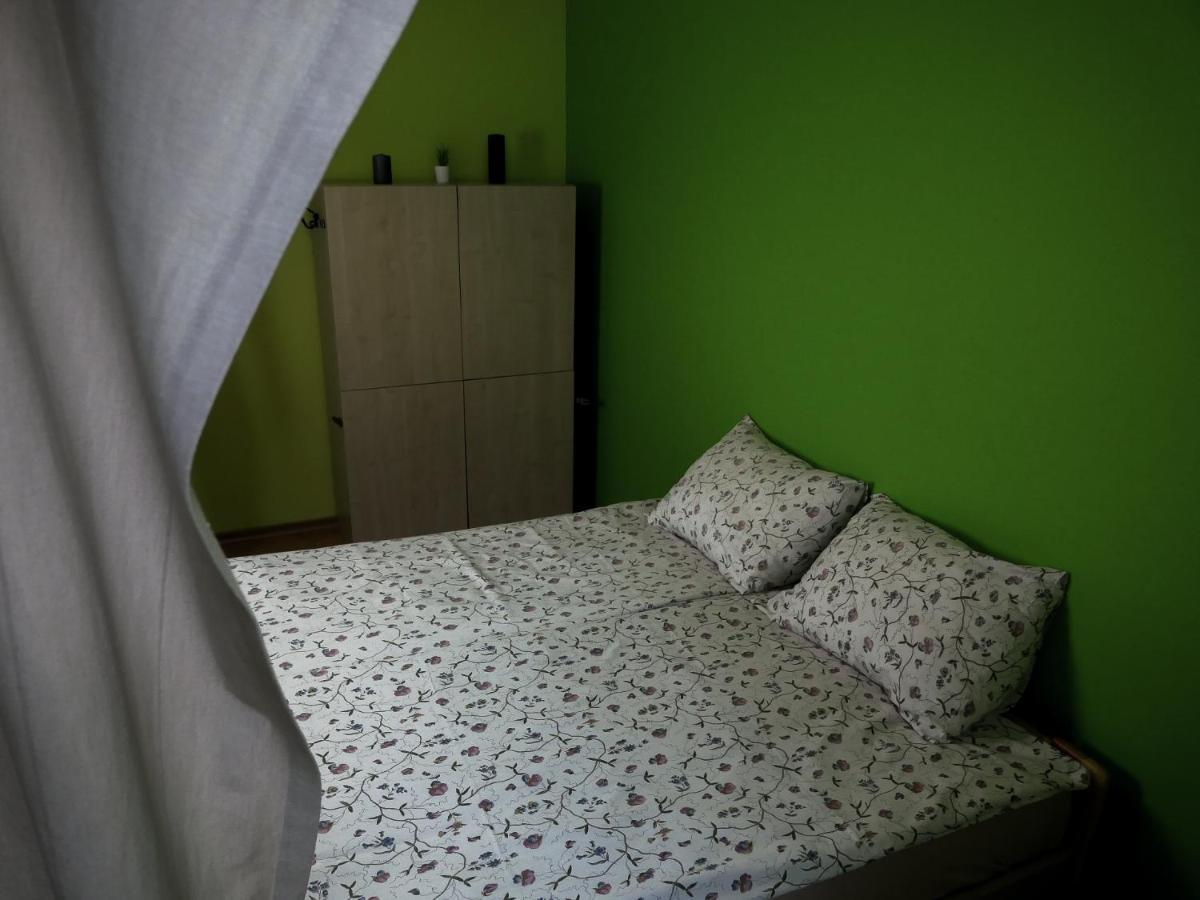 Heynow Rooms, Apartments And Hostel In City Center Krasków Eksteriør bilde