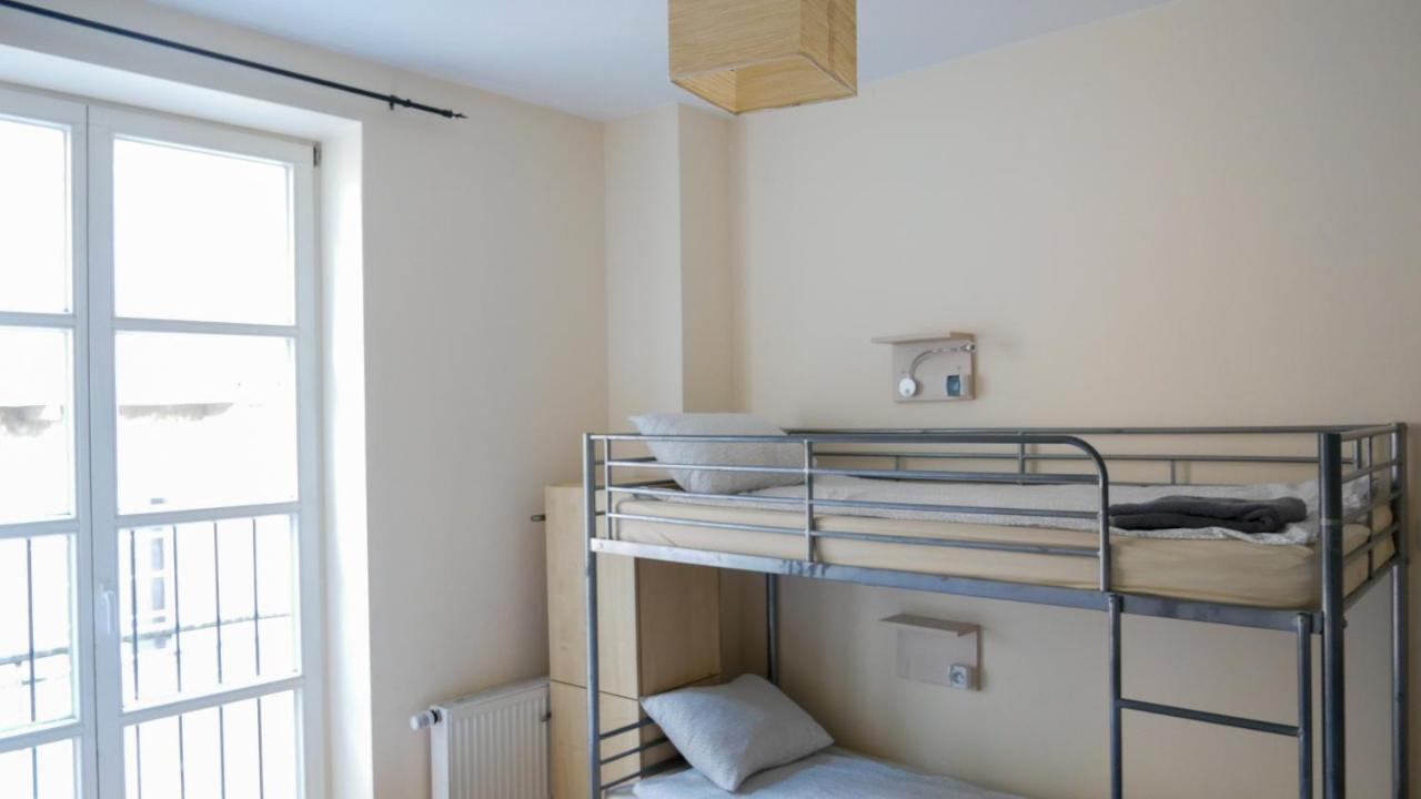 Heynow Rooms, Apartments And Hostel In City Center Krasków Eksteriør bilde