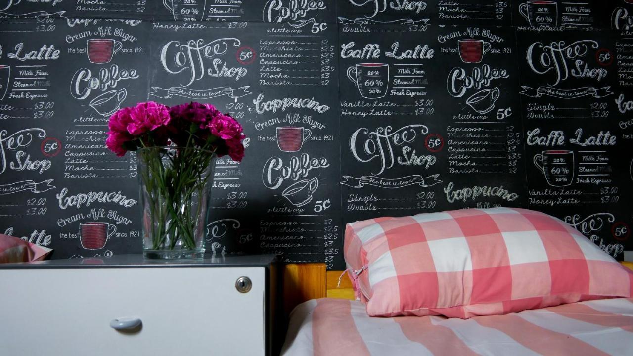 Heynow Rooms, Apartments And Hostel In City Center Krasków Eksteriør bilde