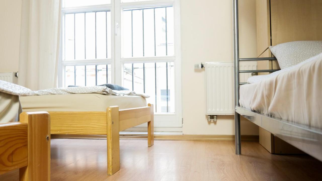 Heynow Rooms, Apartments And Hostel In City Center Krasków Eksteriør bilde