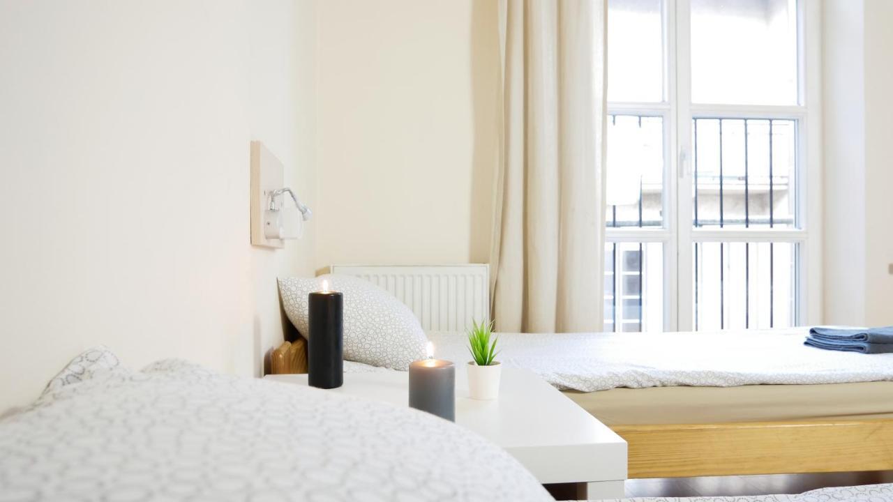 Heynow Rooms, Apartments And Hostel In City Center Krasków Eksteriør bilde