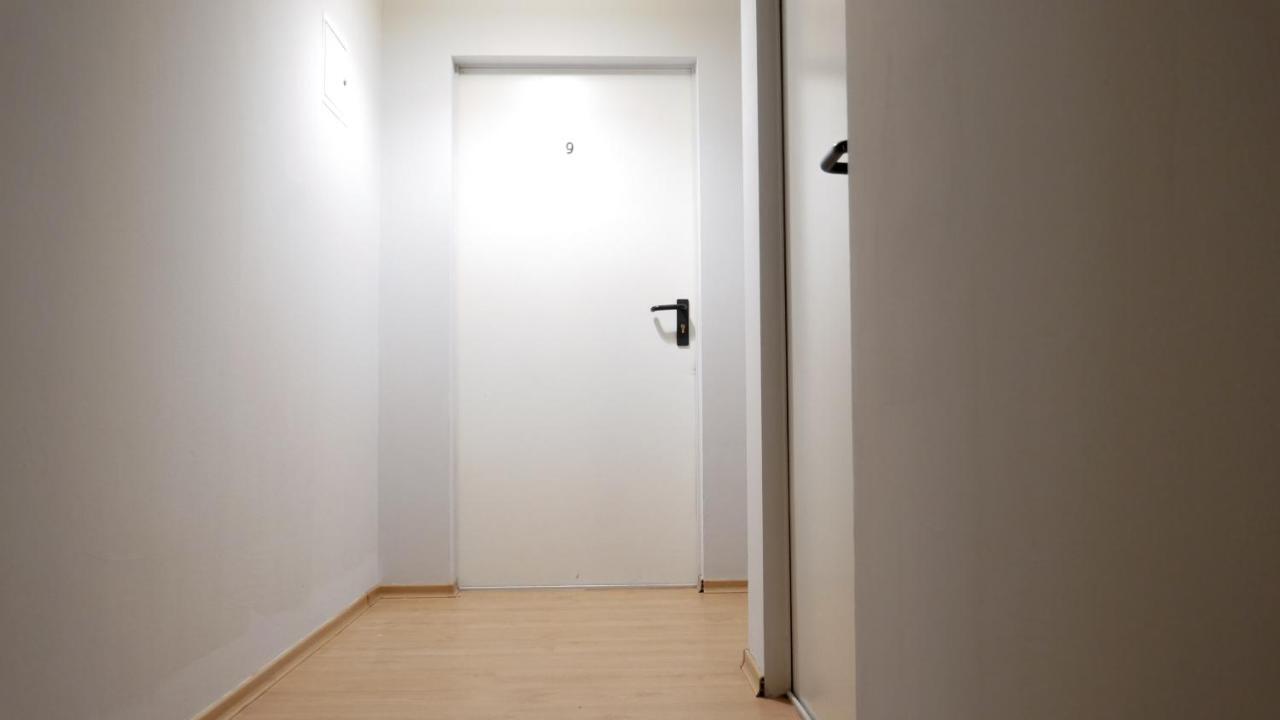 Heynow Rooms, Apartments And Hostel In City Center Krasków Eksteriør bilde